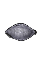 Product shot of the Carlo Pouch in colour Black (Black), detail
