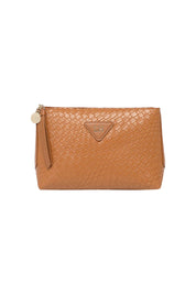 Product shot of the Carlo Pouch in colour Caramel, from the front