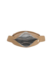 Product shot of the Georgina Shoulder Bag in colour Honey, detail