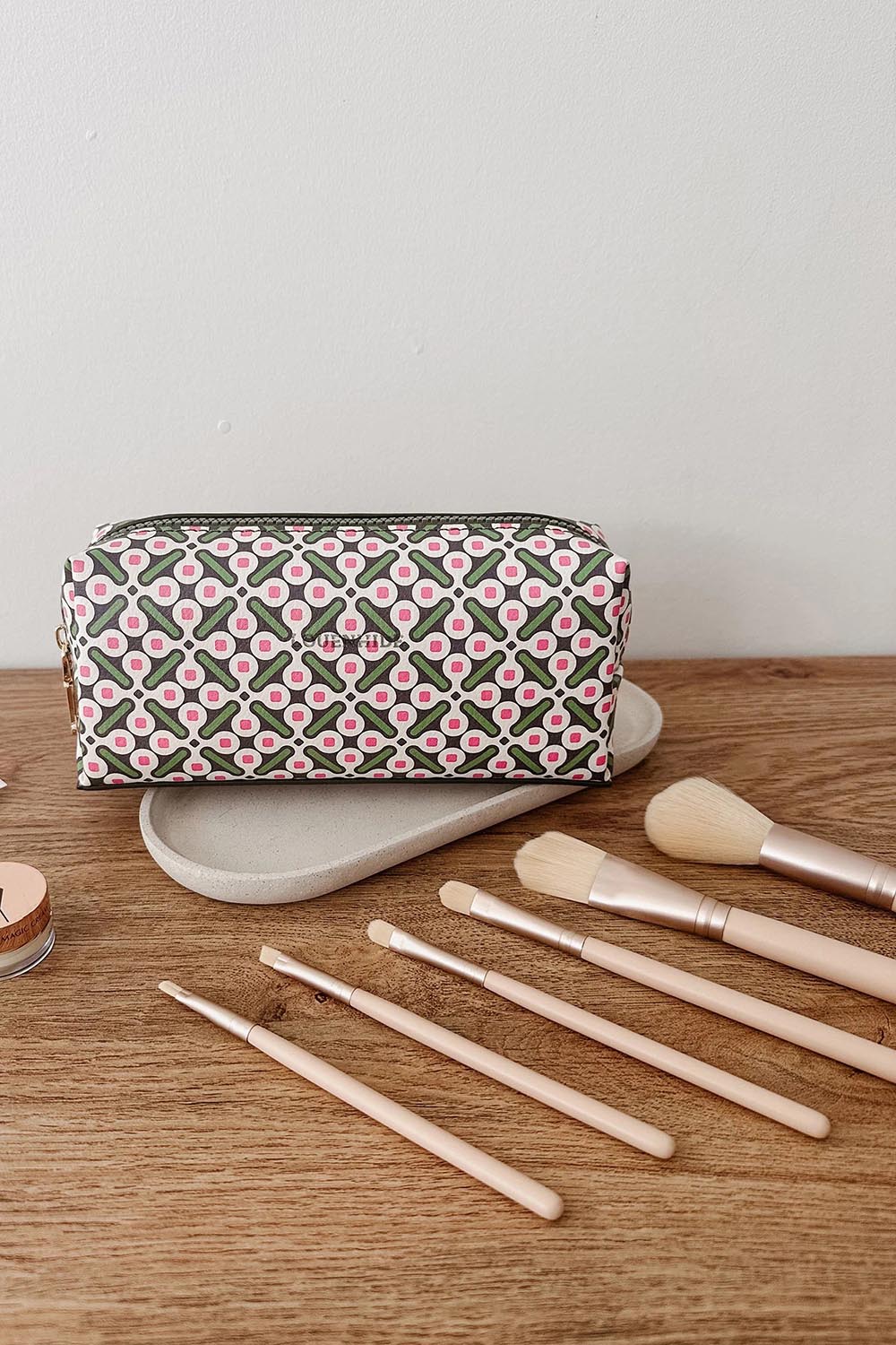 Brianna Make Up Bag With Brush Set – Retroolive