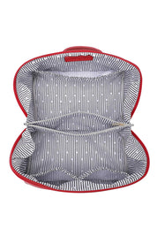 Product shot of the Orion Cosmetic Case in colour Red (Red), detail
