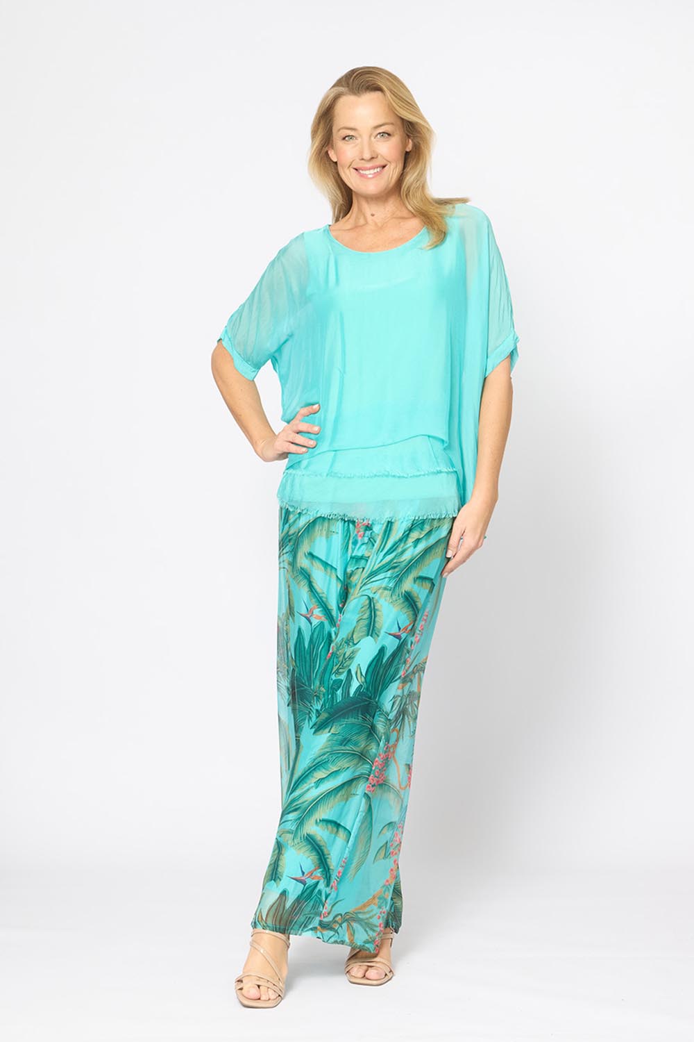 Model Genericm wearing size sample of the Silk Blend Printed Pant - Acquagarden in colour Acquagarden, from the front
