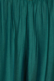 Product shot of the Silk Pant in colour Darkgreen (Green), detail