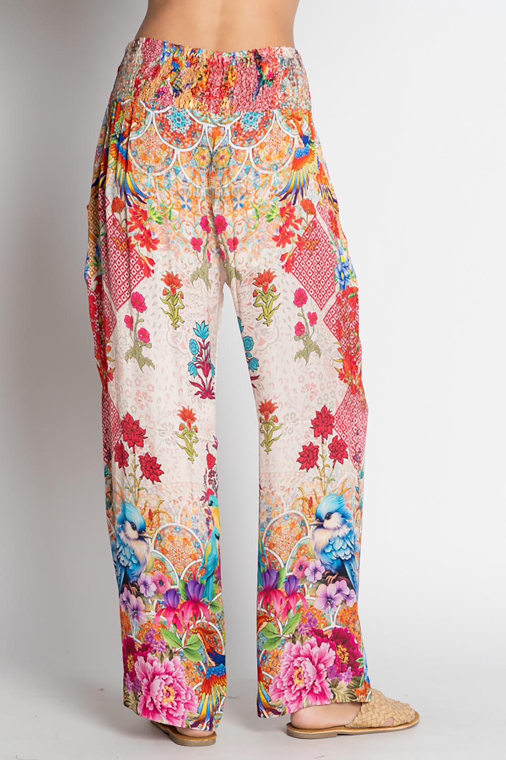 A model wearing the Baglioni Pant in colour Print, from the back