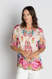 A model wearing the Baglioni Shirt in colour Print, from the front, cropped image