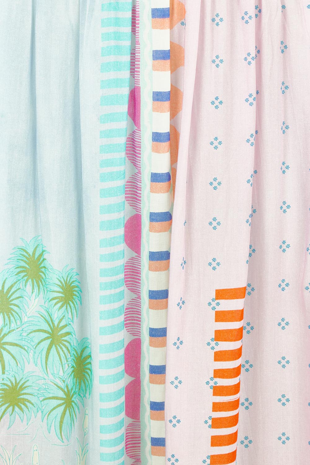 Product shot of the Etereo Skirt in colour Lagoon (Blue), detail