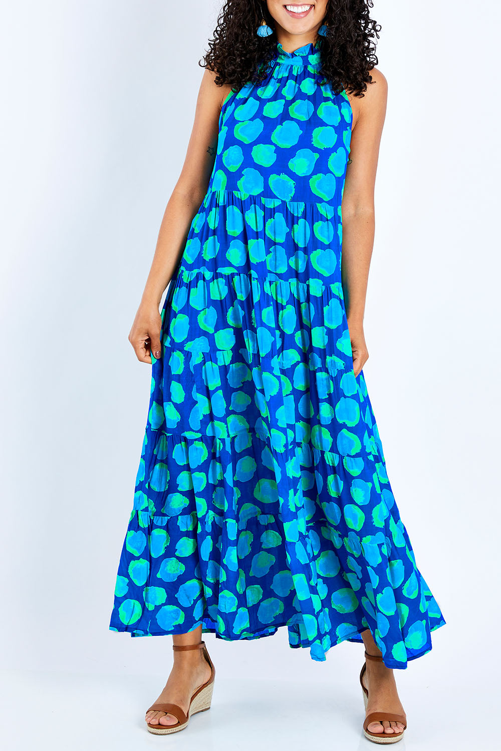 Model Pamela wearing size S of the Ethel Midi in colour Navy (Blue), from the front, cropped image