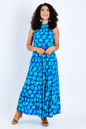 Model Pamela wearing size S of the Ethel Midi in colour Navy (Blue), from the front, showing the whole outfit