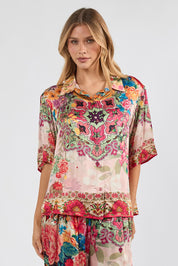 Model Genericm wearing size sample of the Jardine Shirt – Print in colour Print, in a cropped view