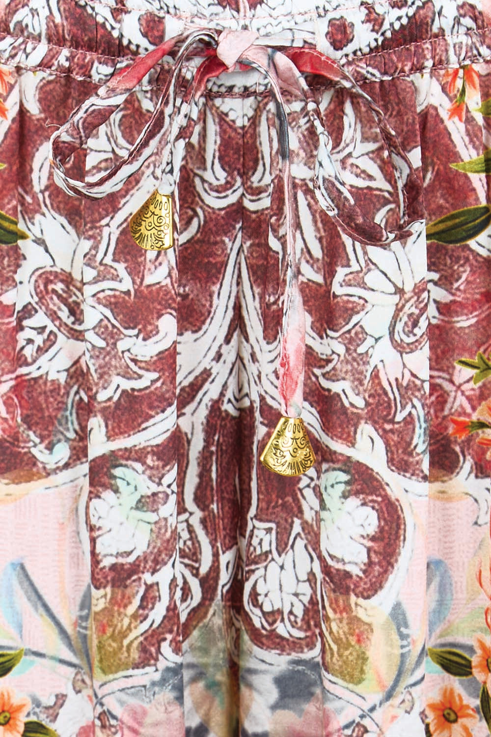 Product shot of the La Maroma Pant – Espresso in colour Espresso, showing detail