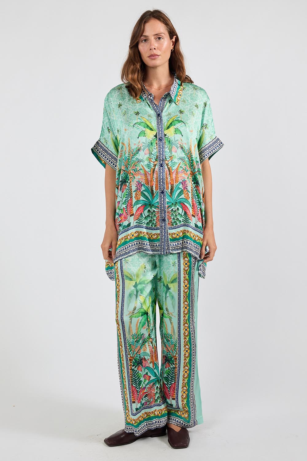 Model Genericm wearing size sample of the Zilara Kaftan Top – Mist in colour Mist, from the front