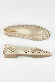 A model wearing size 37 of the Doetta Leather Woven Flat in colour Cream (White), from the front, showing the whole outfit