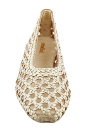 Product shot of the Doetta Leather Woven Flat in colour Cream (White), detail