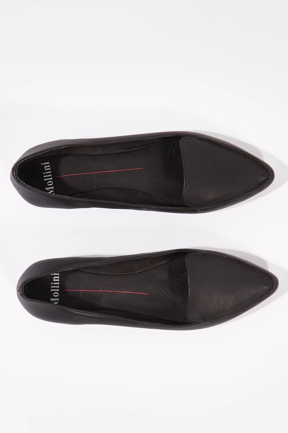 A model wearing size 36 of the Gyro Flat in colour Black (Black), from the front, showing the whole outfit