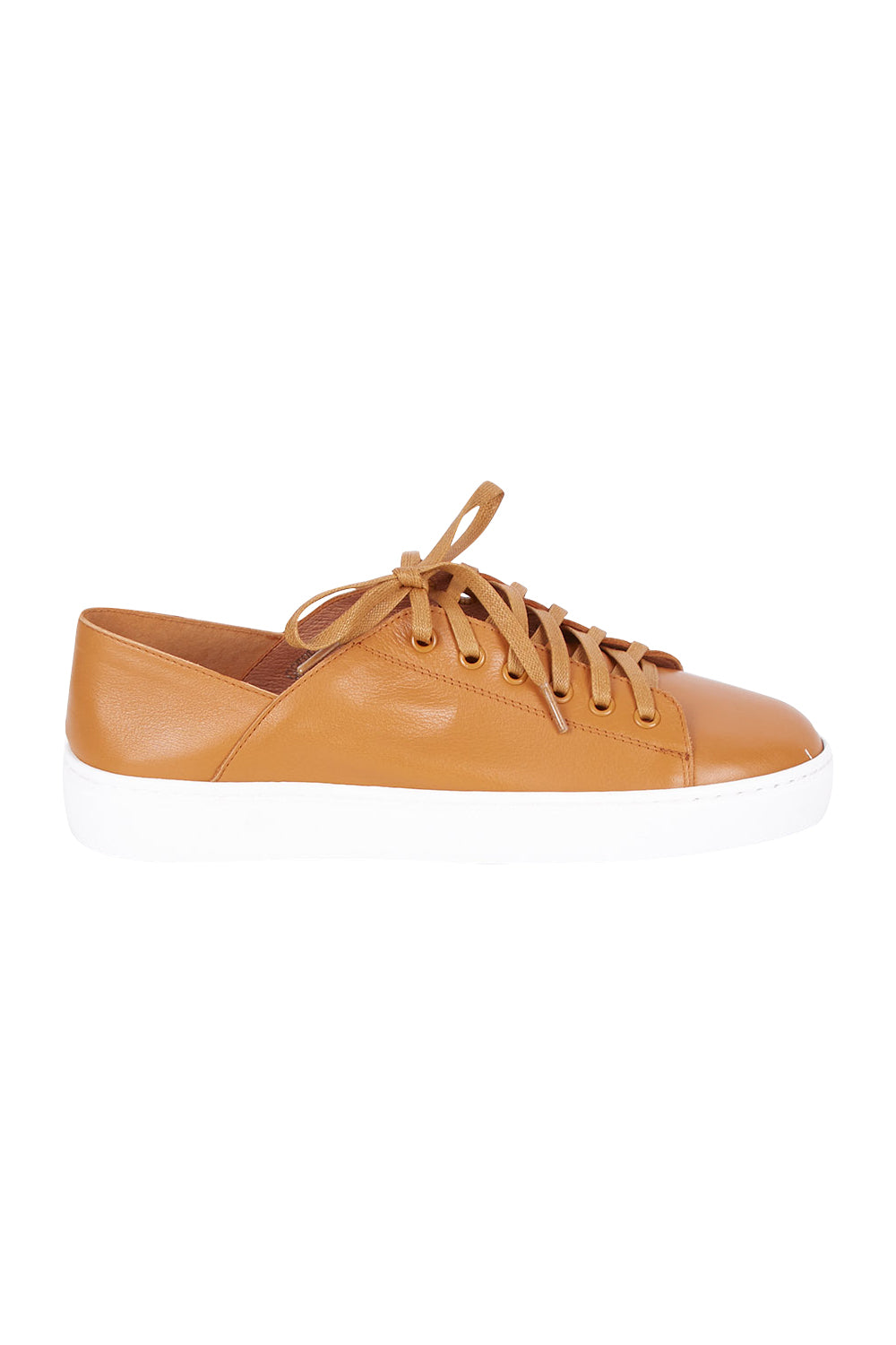 Product shot of the Oskher Leather Sneaker in colour Dktan, from the front