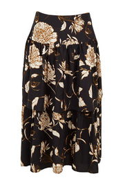 Product shot of the Samara Skirt in colour Disbud (Black), from the front