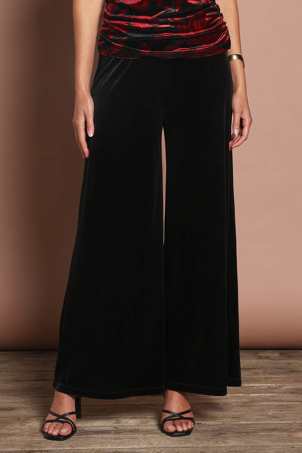 Kaia Velvet Pants – Black