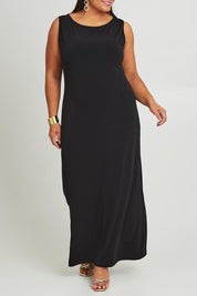 Model Ashleigh wearing size 16 of the Mariela Dress Set in colour Blkforest (Black), from the front, cropped image