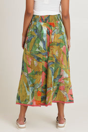 Model Ziara wearing size S of the Hendrix Pant in colour Verde (Green), from the back