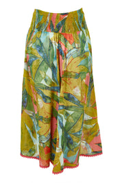 Product shot of the Hendrix Pant in colour Verde (Green), from the back