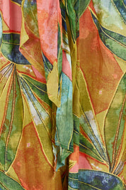 Product shot of the Hendrix Pant in colour Verde (Green), detail