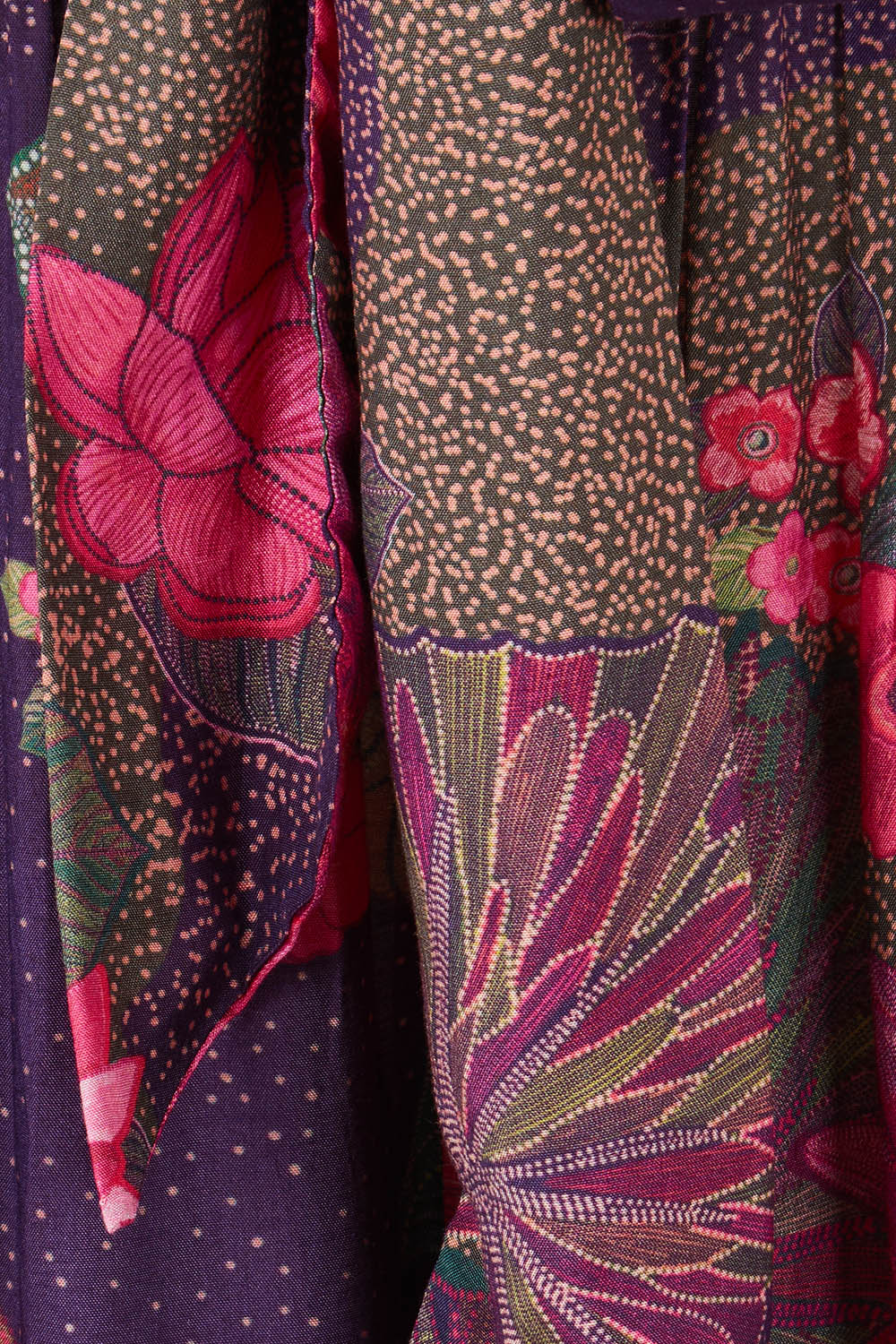 Product shot of the Hendrix Pant in colour Waterlily (Blue), detail