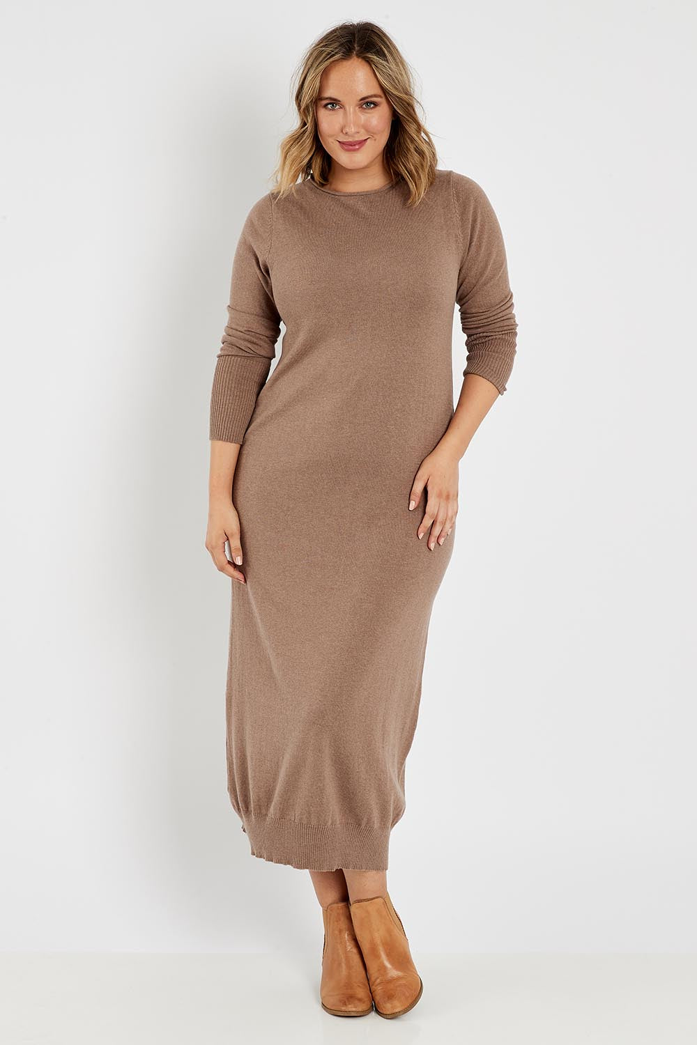Model Jess wearing size L of the Cotton Cashmere Knit Dress in colour Timberwolf, from the front, showing the whole outfit