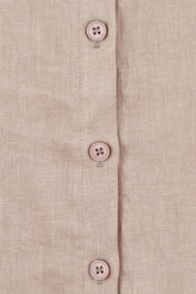 Product shot of the Linen Oversized Boyfriend Shirt in colour Latte, detail
