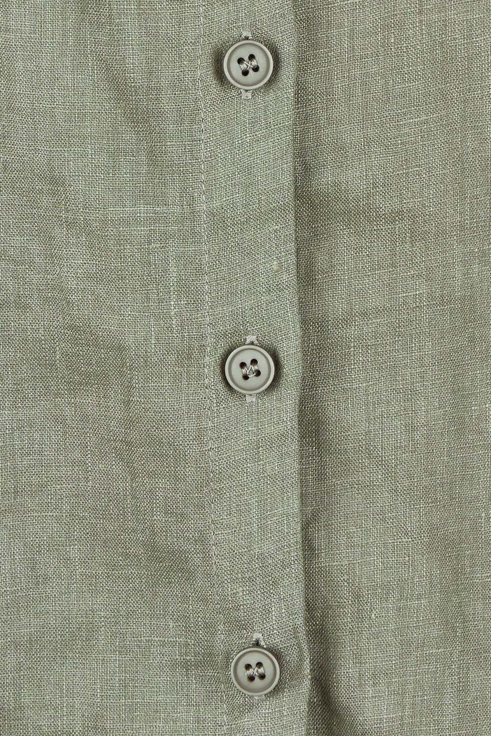 Product shot of the Linen Oversized Boyfriend Shirt in colour Olive (Green), detail