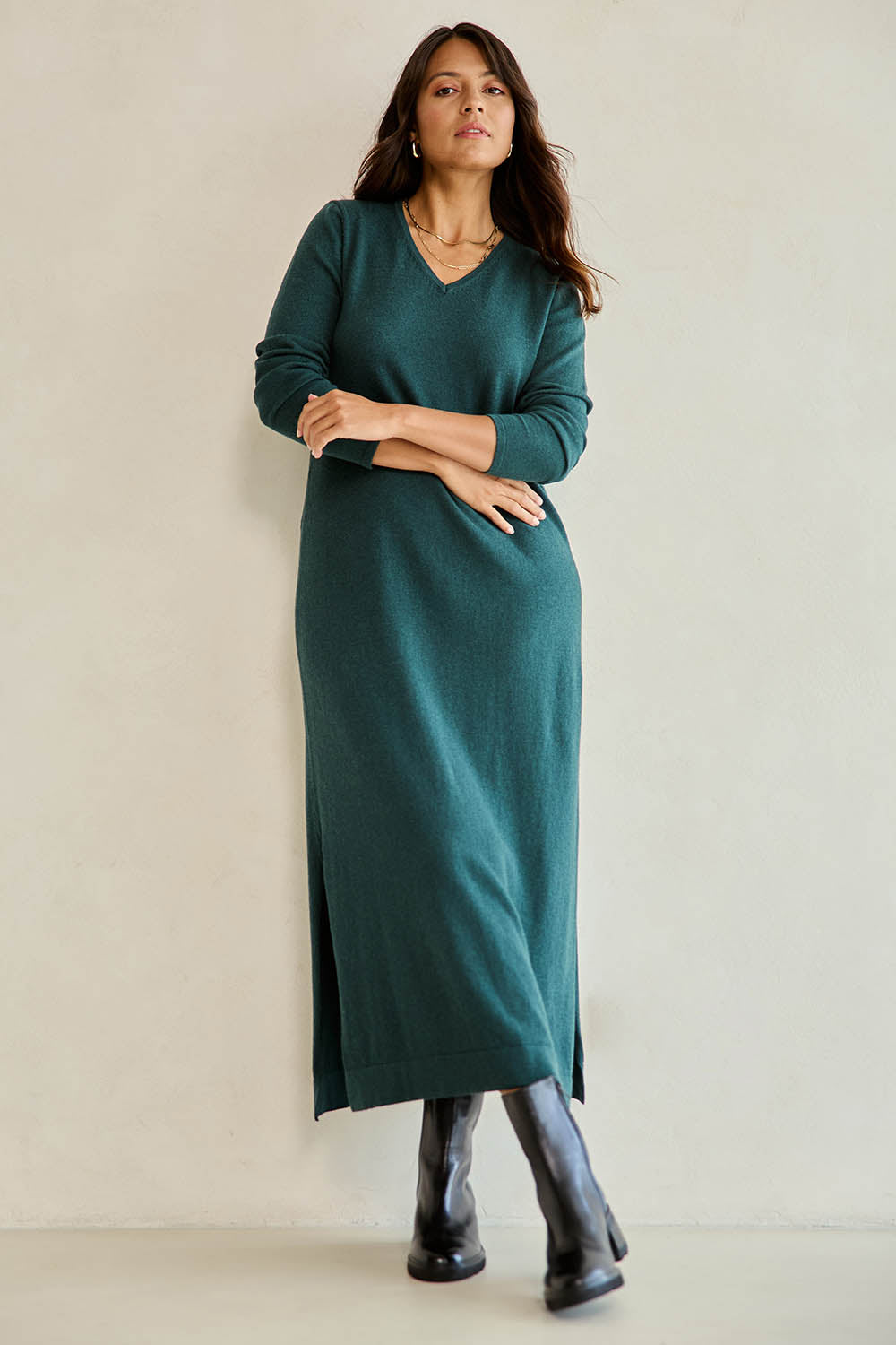 NBIRD-155_Green_Model_tahneei_Size_10_Full_1_20260324_L.jpg