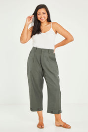 Model Terri-Leigh wearing size 14 of the Linen Cotton 7/8 Pant in colour Olive (Green), from the front, showing the whole outfit