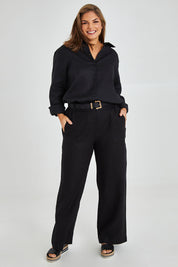 Model Monique wearing size 14 of the Linen Wide Leg Pant in colour Black (Black), from the front, showing the whole outfit