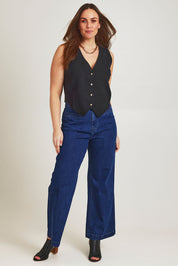Model Jane wearing size 14 of the Ramie Tencel Vest in colour Black (Black), from the front, showing the whole outfit