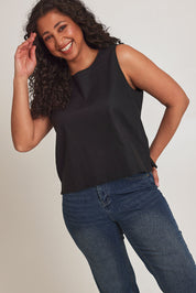 Model Terri-Leigh wearing size 14 of the Linen Cotton Split Hem Tank in colour Black (Black), from the front, cropped image