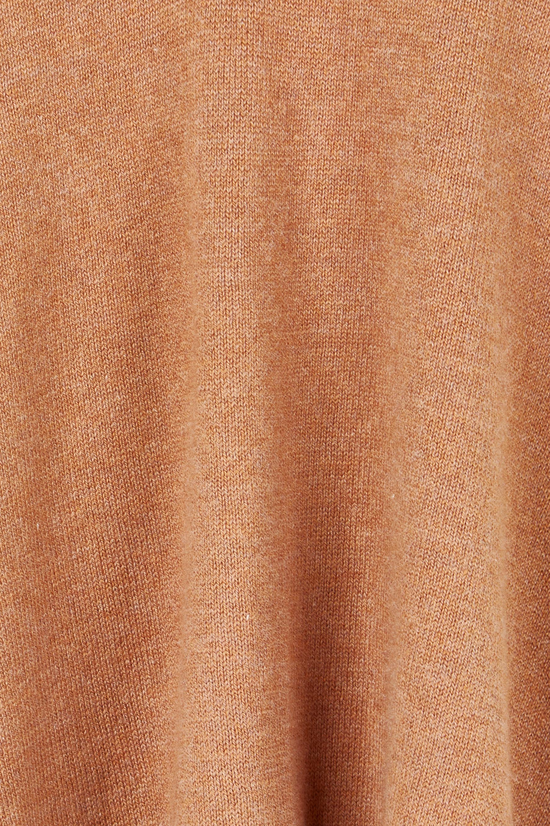 Product shot of the Cotton Cashmere V Neck Sweater in colour Caramel, detail