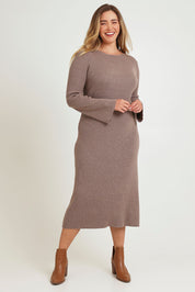 Model Chanel wearing size XL of the Cotton Cashmere Boat Neck Dress in colour Timberwolf, from the front, showing the whole outfit