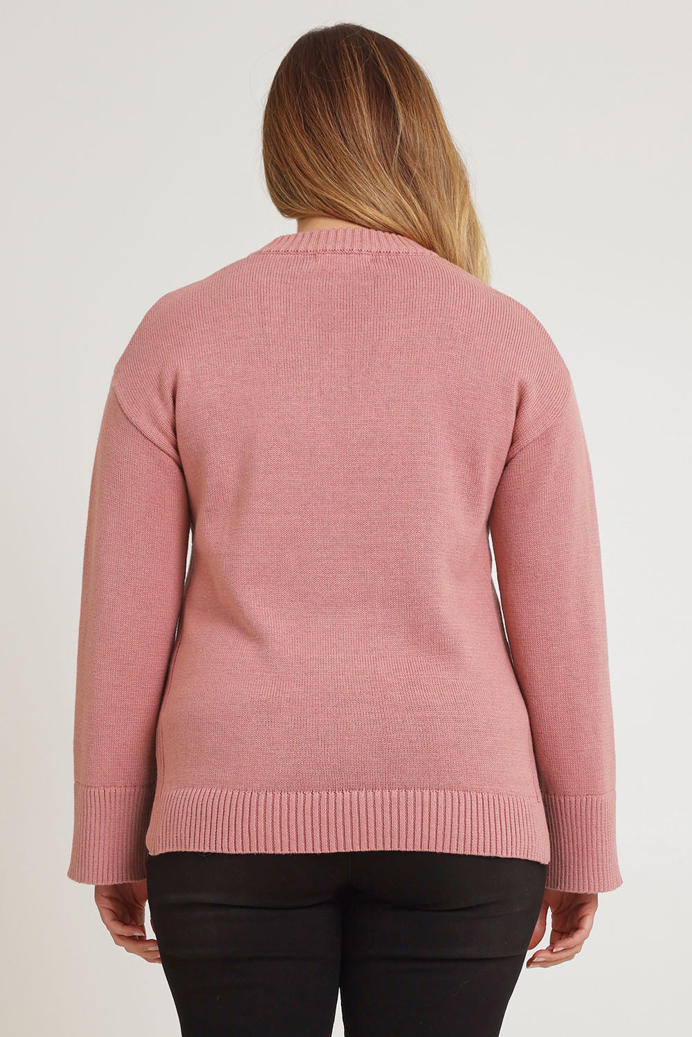 Model Chanel wearing size XL of the Cotton Wool Cashmere Relaxed Jumper in colour Pink (Pink), from the back