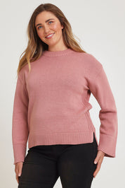 Model Chanel wearing size XL of the Cotton Wool Cashmere Relaxed Jumper in colour Pink (Pink), from the front, cropped image