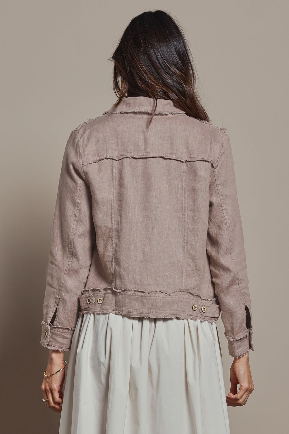 Model Amandam wearing size 10 of the Linen Relaxed Jacket – Latte in colour Latte, from the back