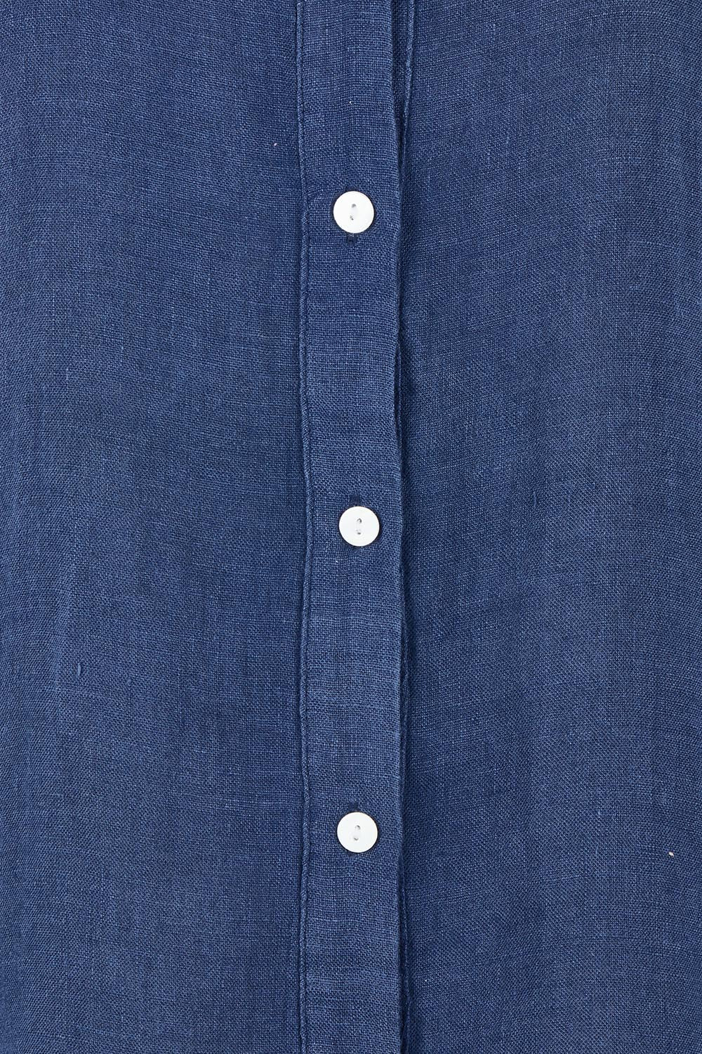 Product shot of the Linen Extra Soft Relaxed Shirt in colour Navy (Blue), detail