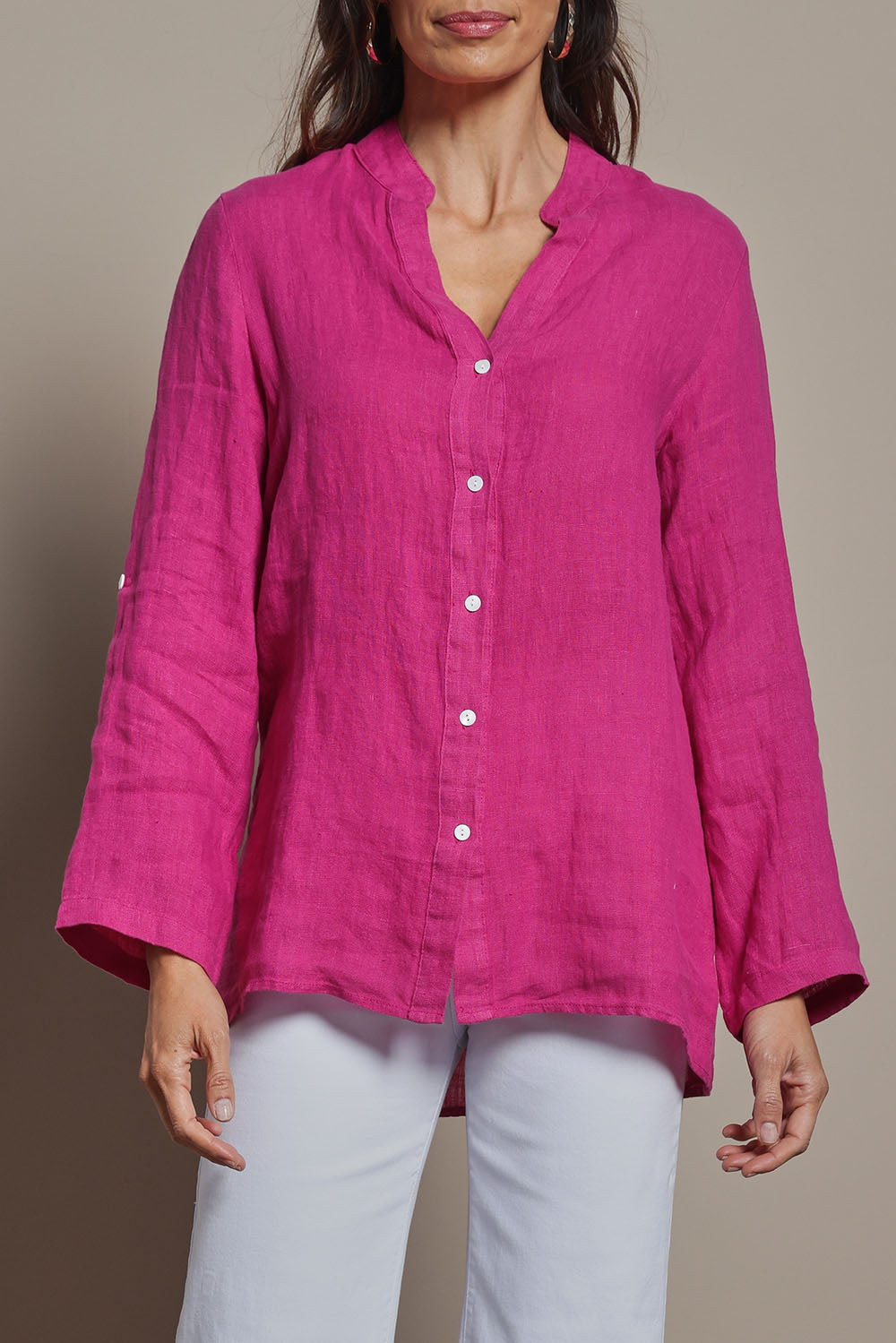 Model Amanda wearing size 10 of the Linen Extra Soft Relaxed Shirt in colour Pink (Pink), from the front, cropped image