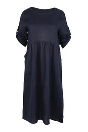 Product shot of the Linen Pocket Dress – Navy in colour Navy, showing detail