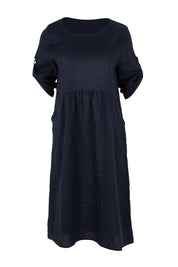 Product shot of the Linen Pocket Dress in colour Navy (Blue), detail