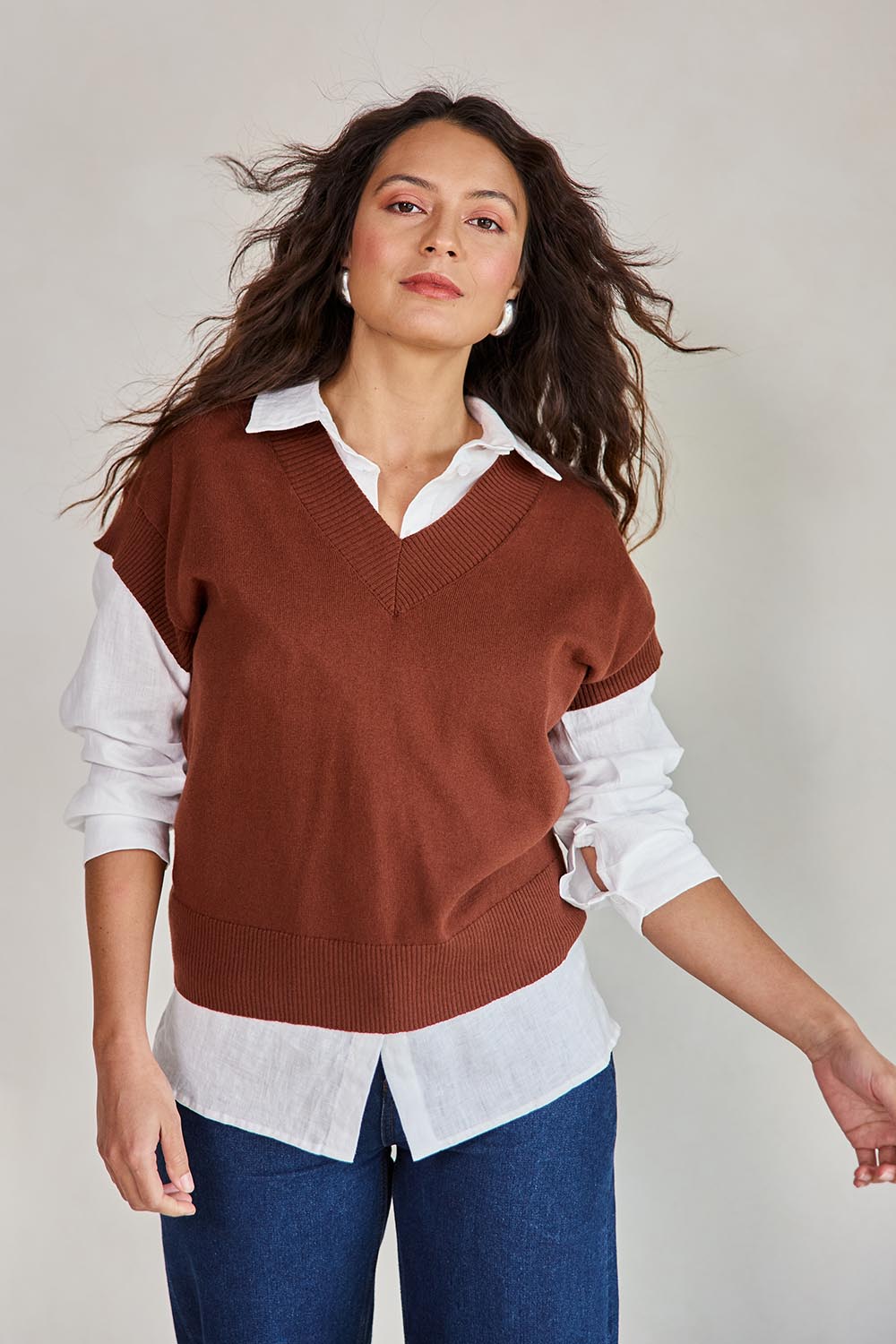 Model Tahneei wearing size 10 of the Cotton Cashmere Relaxed Knit – Caramel in colour Caramel, in a cropped view