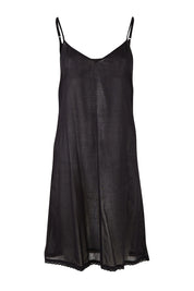 Product shot of the Cotton Slip in colour Black (Black), from the front
