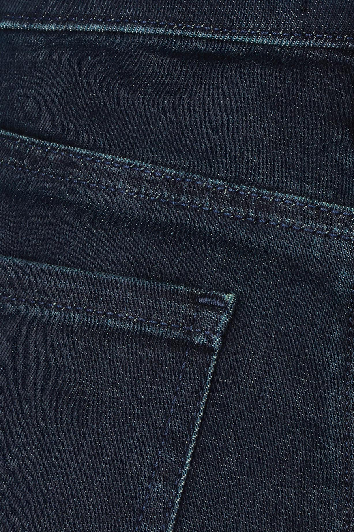 Product shot of the Margot Girlfriend Jean in colour Midnight (Blue), detail