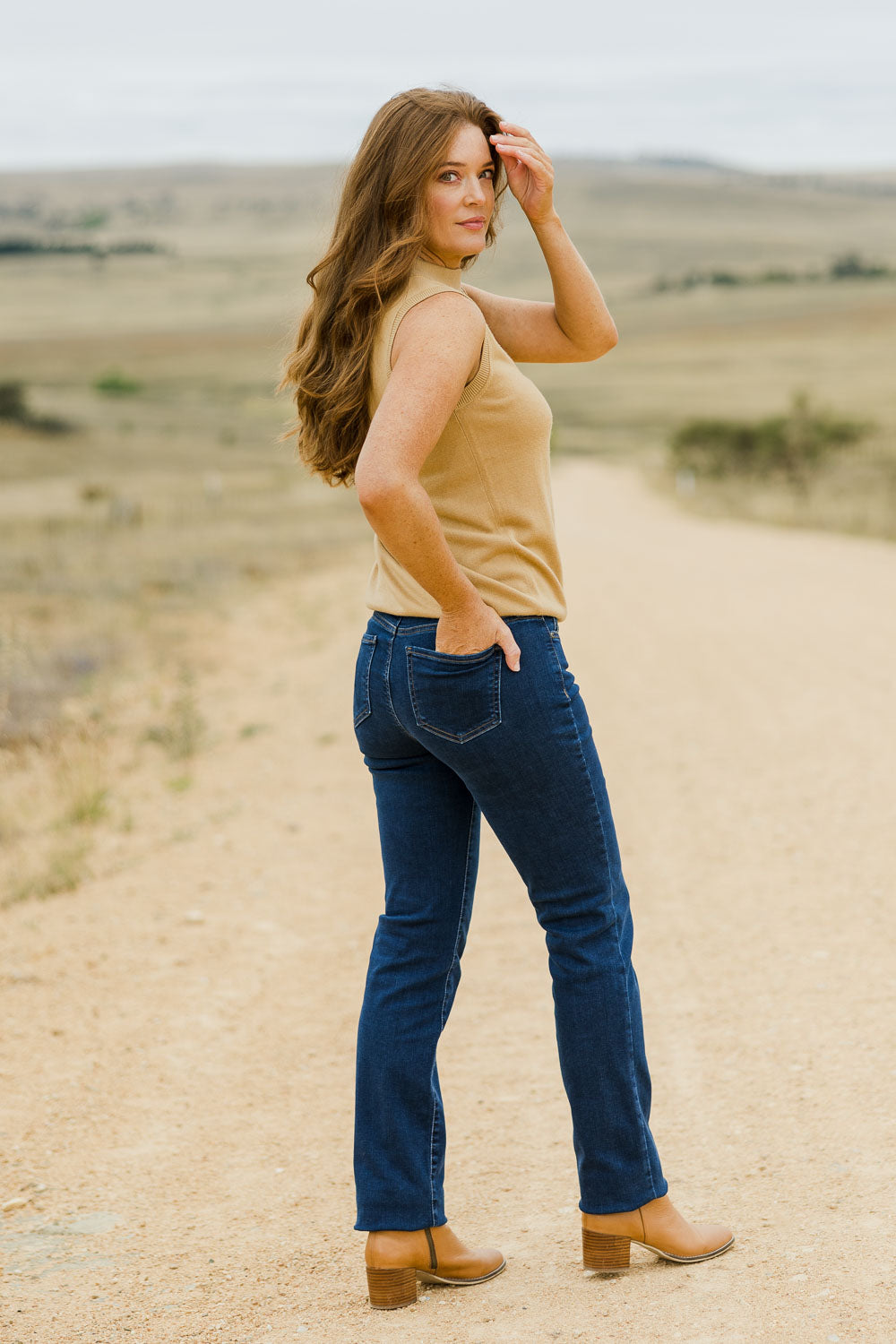 Model Sally wearing the Marilyn Straight Jean in colour Quinn (Blue), from the front, showing the whole outfit