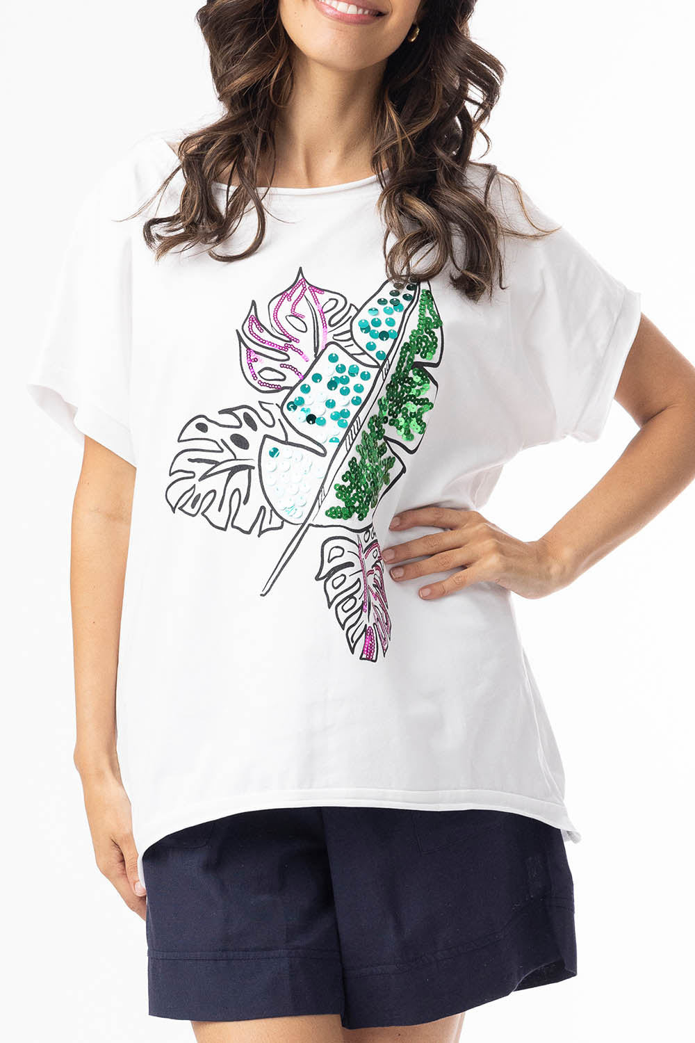 A model wearing the Embellished Cotton Tee in colour Whitepalm (White), from the front, cropped image