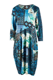 Product shot of the Isfahani Dress Bubble in colour Blue (Blue), from the front