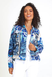 Model Pamelar wearing size 10 of the Fringe Jacket – Print in colour Print, in a cropped view